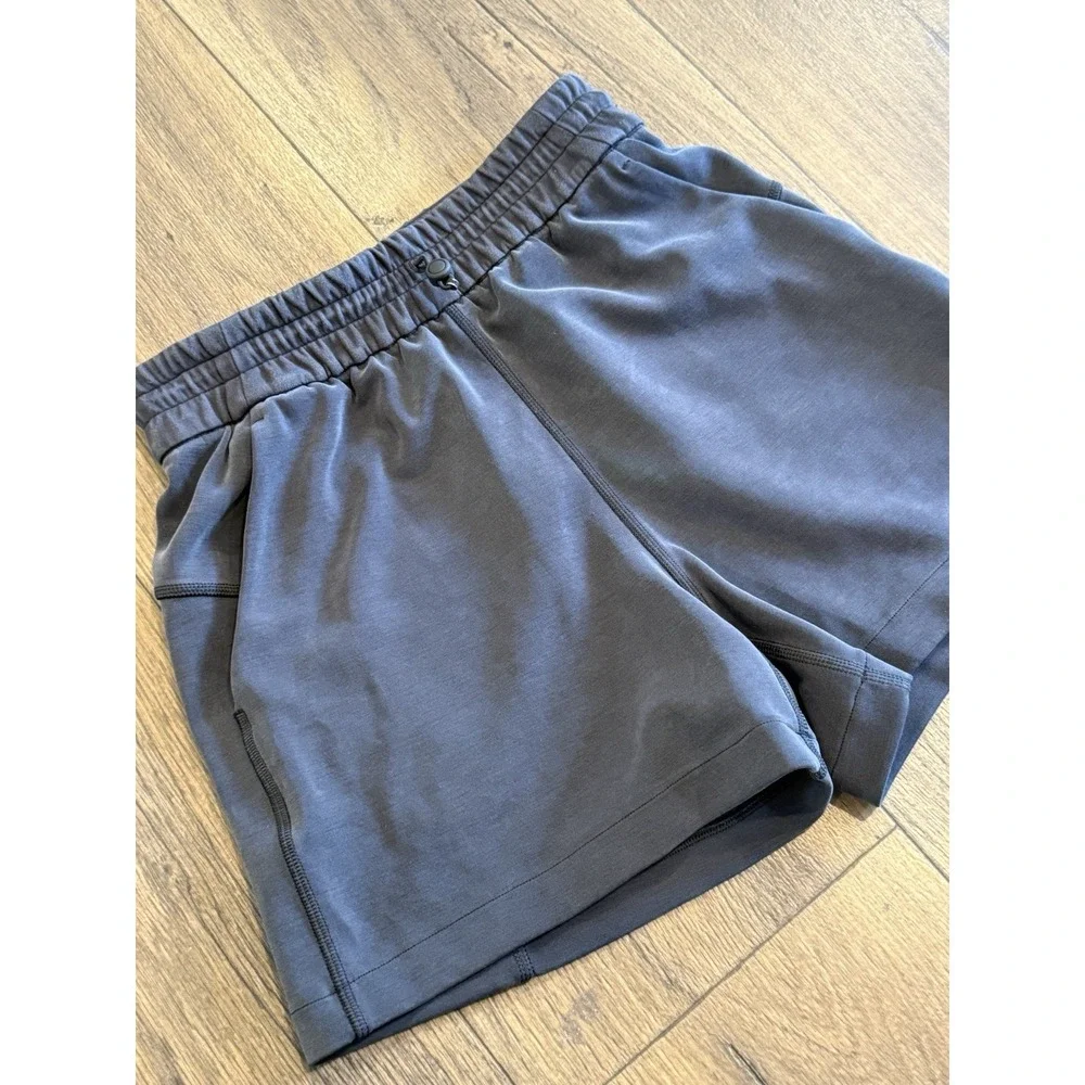Lululemon Women's Black High Rise Athletic Running Shorts Size 2 Drawstring